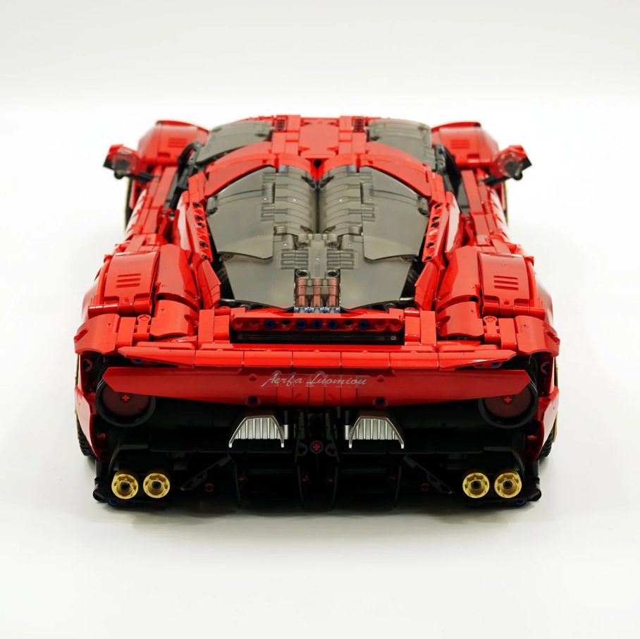 1:8 Romeo 33 Stradale, custom pearlescent red paint (3861 pieces)