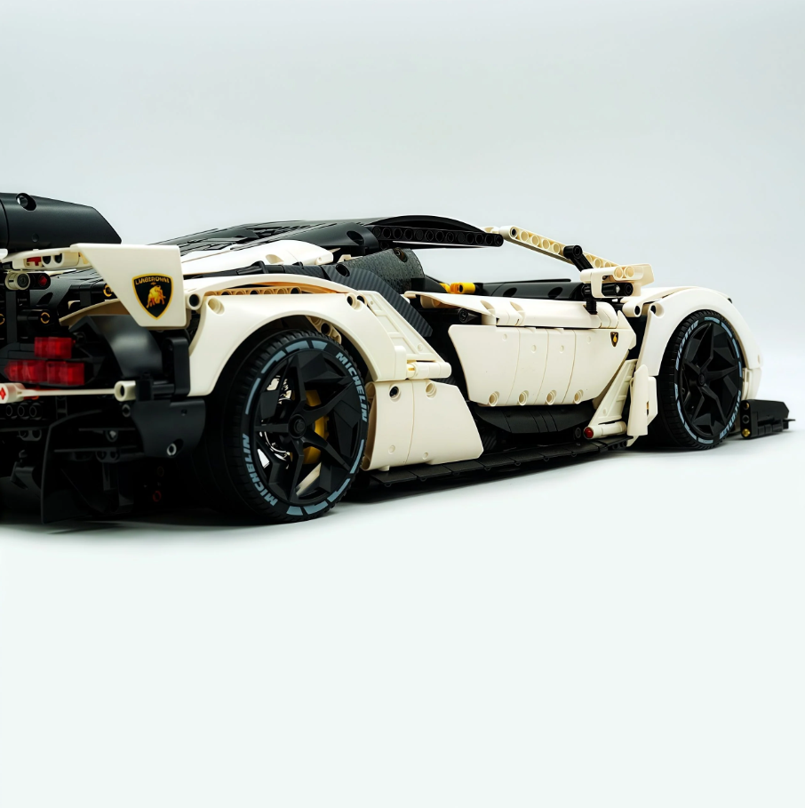 1:8 Lambo Auténtica, White Goddess Edition Building Block Supercar (3392 pieces)