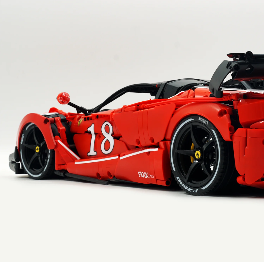 1:8 FXXK EVO custom modification, classic red, oversized rear wing (4739 pieces)