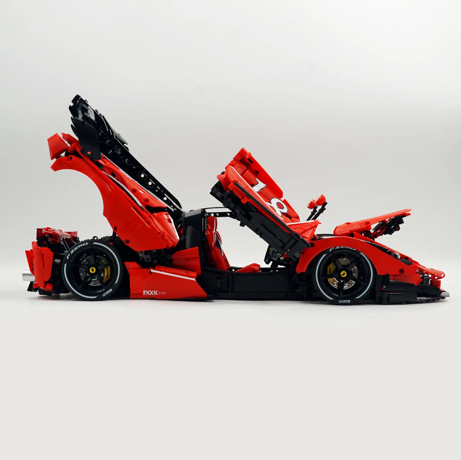 1:8 FXXK EVO custom modification, classic red, oversized rear wing (4739 pieces)
