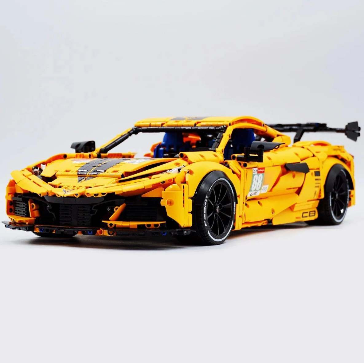 1:8 C8 supercar building kit (3788 pieces)