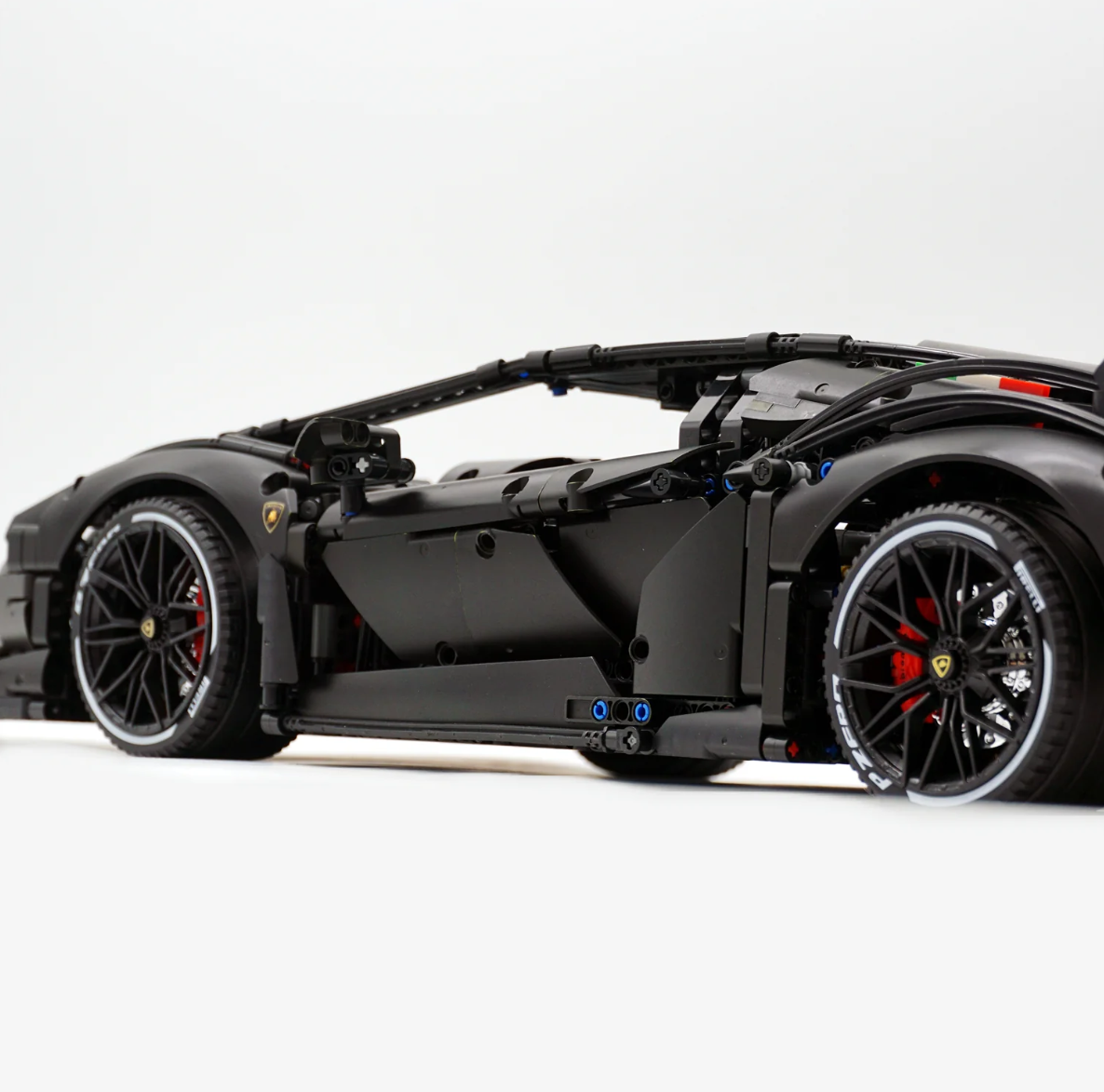 1:8 Lambo Sian Black Special Edition (3696 PCS)