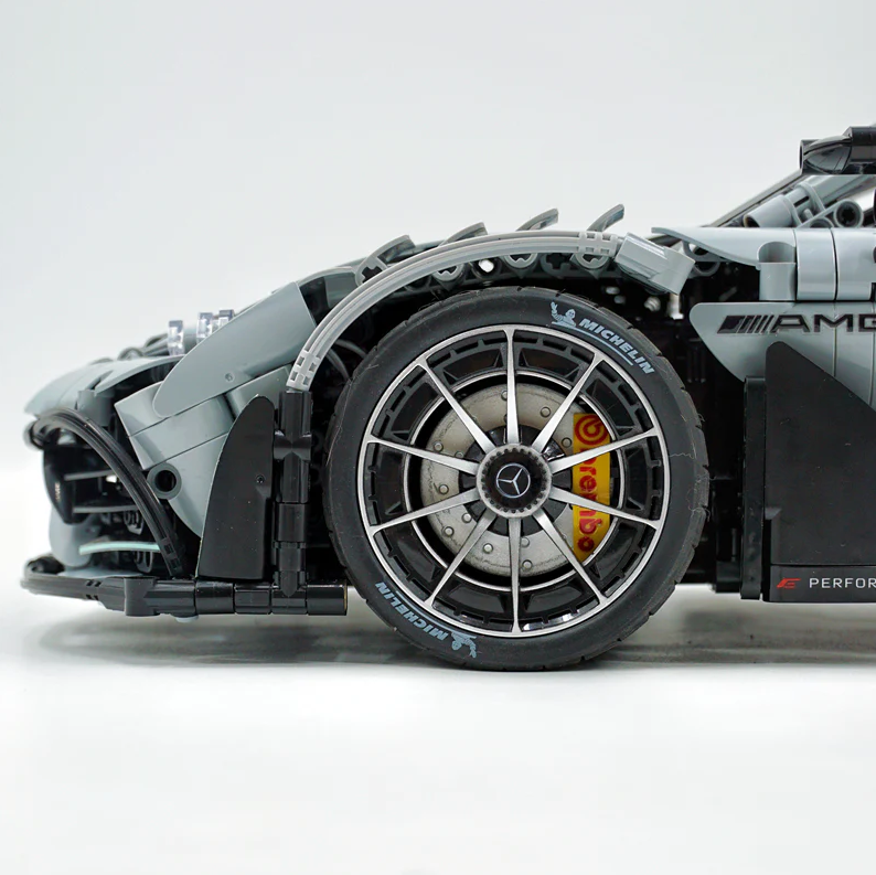 1:8 Mercedes-AMG ONE building set with remote control, fully detailed simulation, ultimate collector's item, electric wing doors, rear wing lift, controllable lights, launch control (3295 pieces)