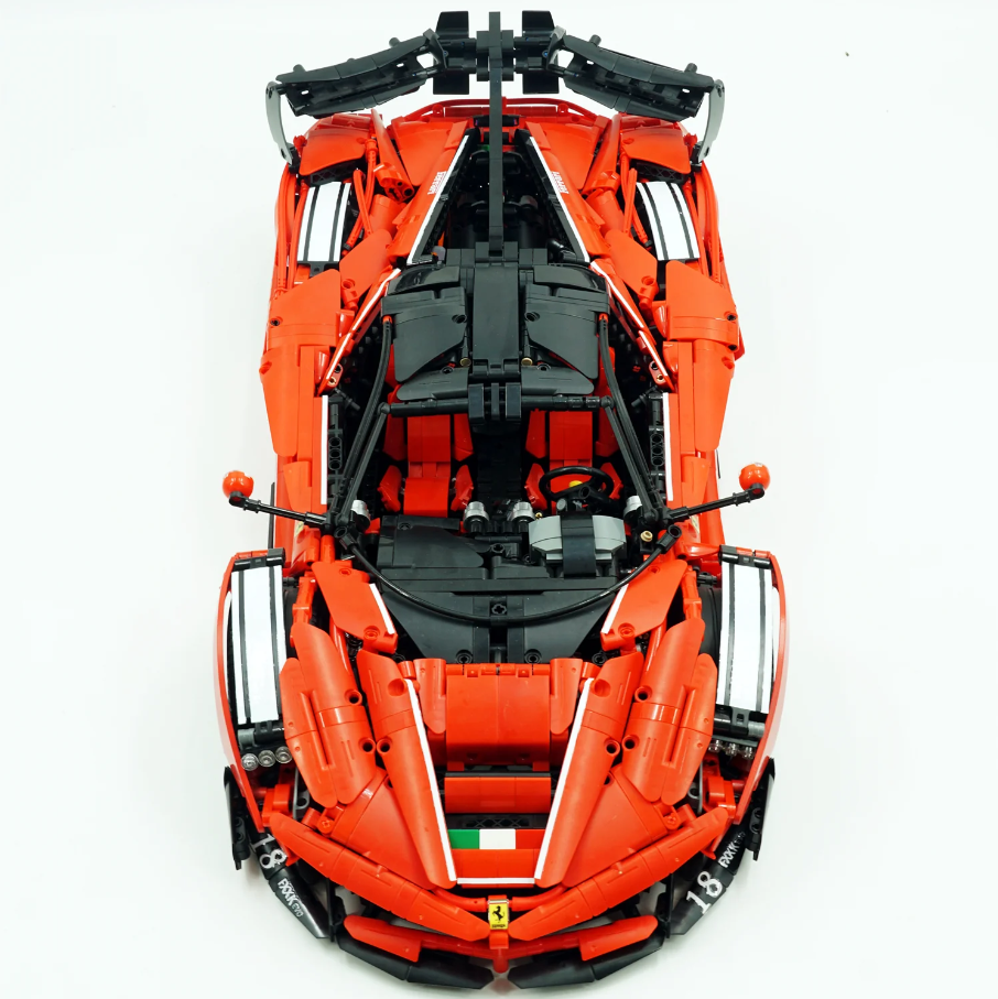 1:8 FXXK EVO custom modification, classic red, oversized rear wing (4739 pieces)
