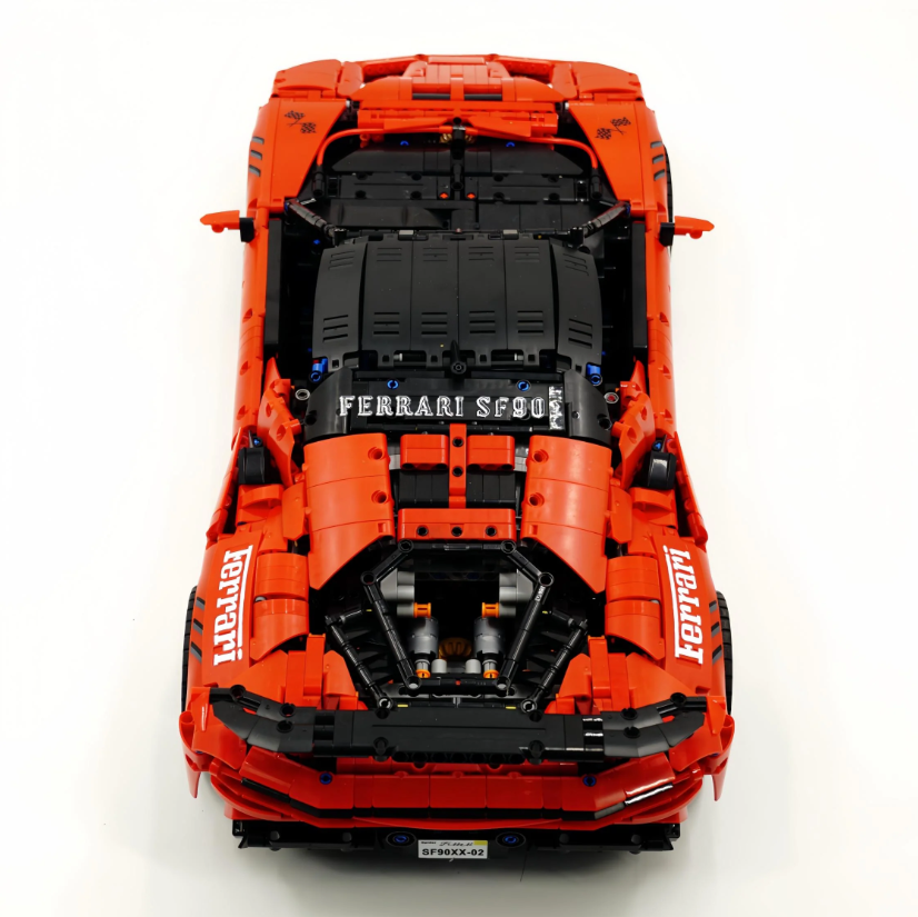 1:8 SF9OXX Classic Red/White, the Ultimate Building Block Supercar (4100 pieces)