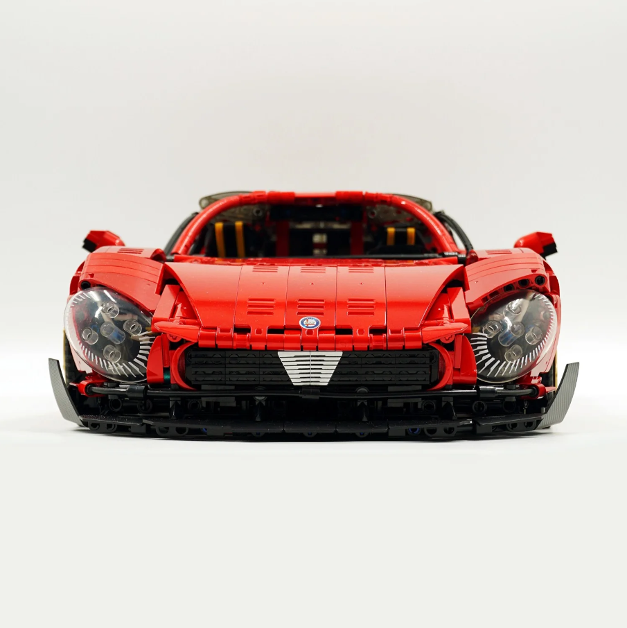 1:8 Romeo 33 Stradale, custom pearlescent red paint (3861 pieces)