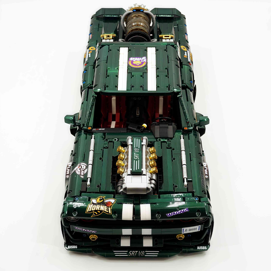 1:8 Challenger building block supercar black/green/purple/red (3751 pieces)