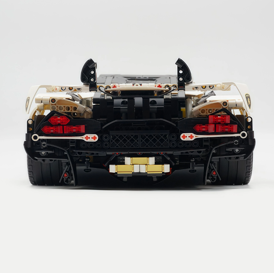 1:8 Lambo Auténtica, White Goddess Edition Building Block Supercar (3392 pieces)