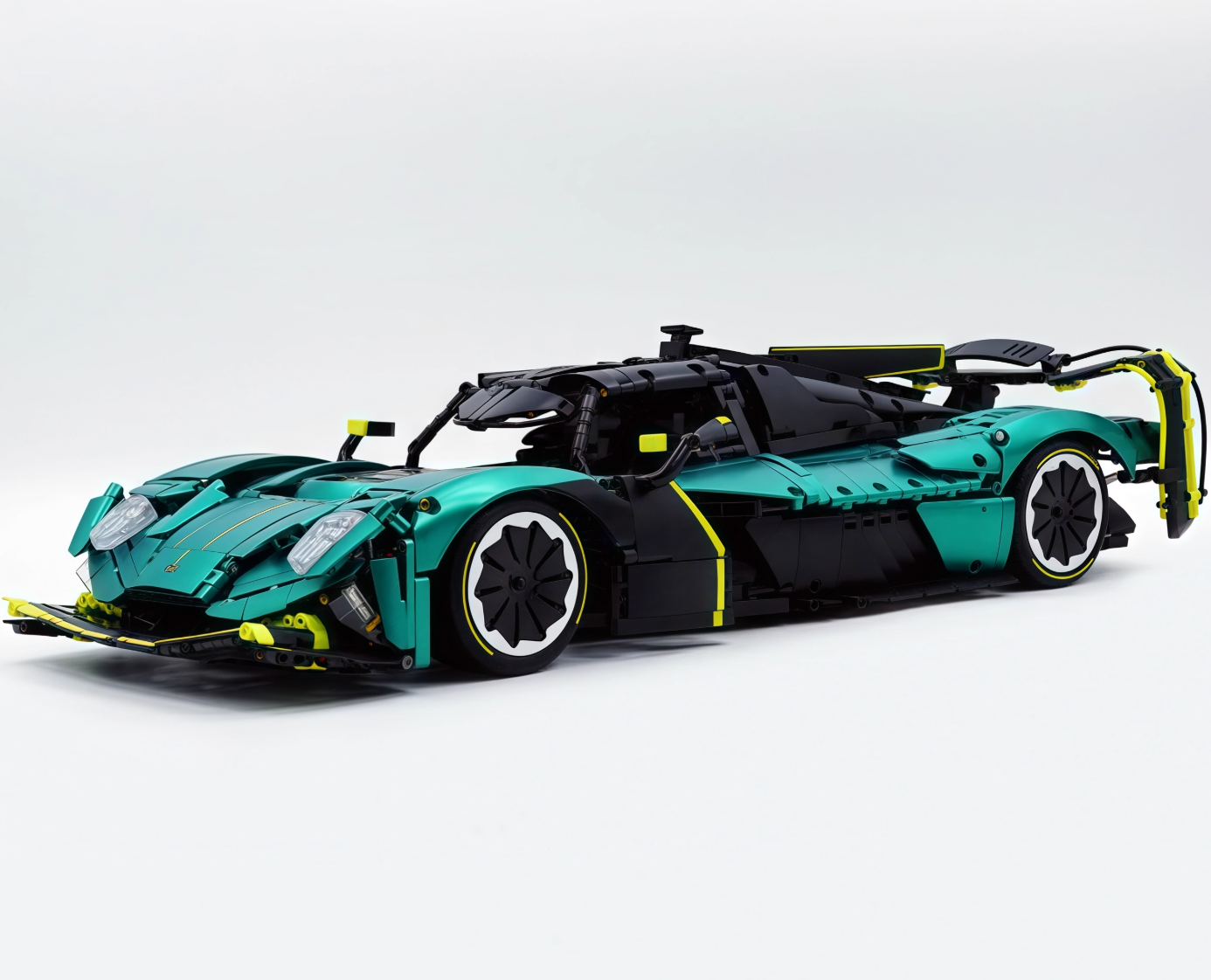1:8 Martin Valkyrie Building Block Supercar (3869 pieces)
