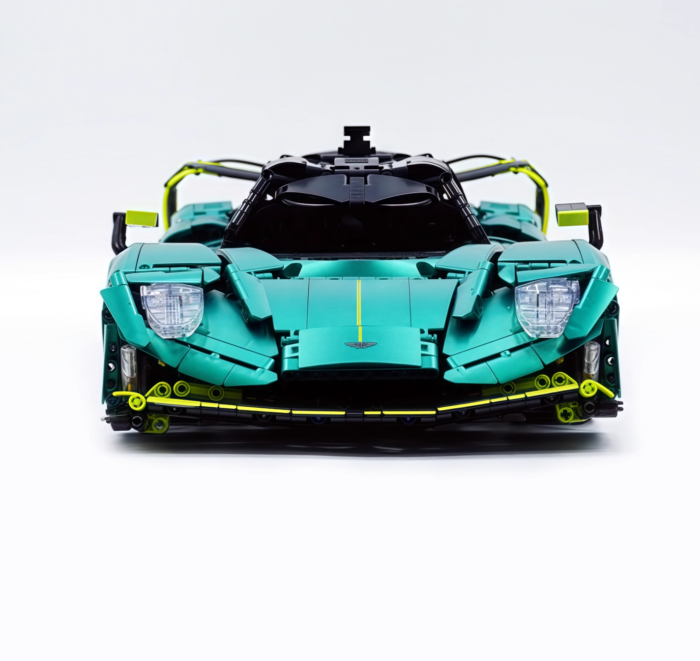 1:8 Martin Valkyrie Building Block Supercar (3869 pieces)