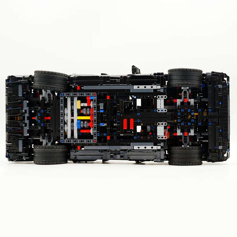 1:8 Dodge Challenger, Black Warrior custom version building block supercar (3300+ pieces)
