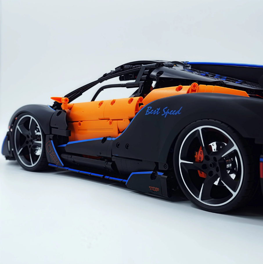 1:8 Sabre Building Block Supercar, Static Version (3862 PCS)