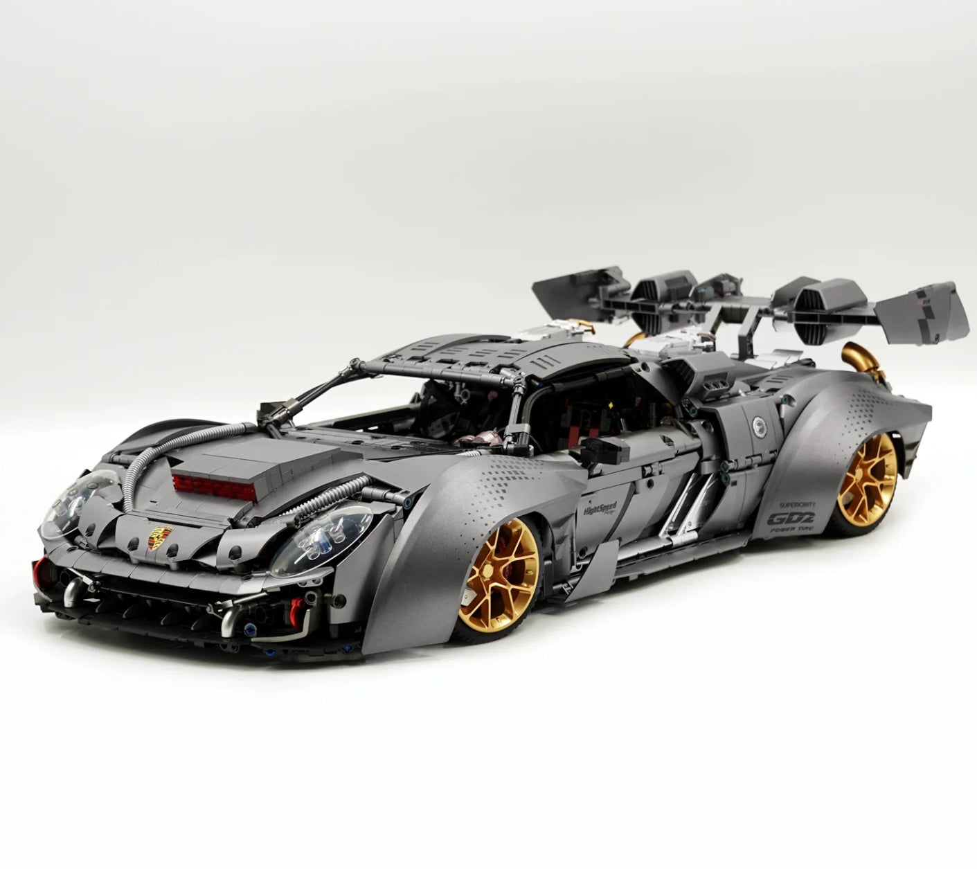 1:8 Supercar 918 (4306 pieces)Body size: 61.8cm*33.6cm*15.3cm