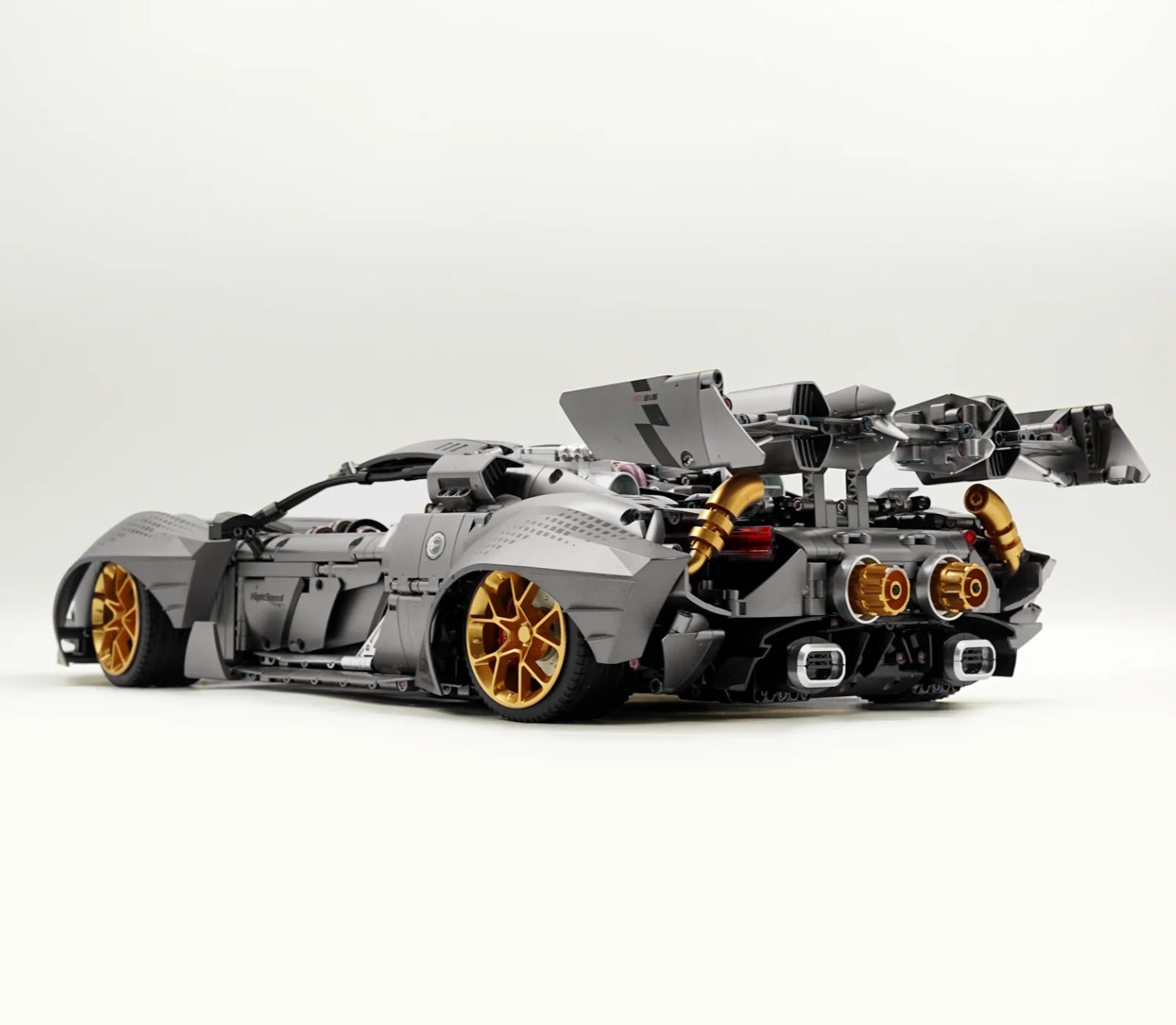 1:8 Supercar 918 (4306 pieces)Body size: 61.8cm*33.6cm*15.3cm