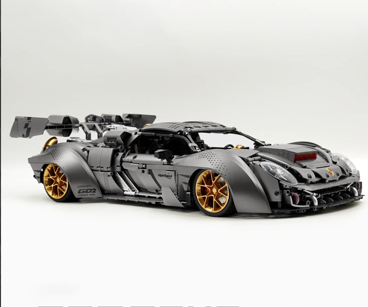 1:8 Supercar 918 (4306 pieces)Body size: 61.8cm*33.6cm*15.3cm