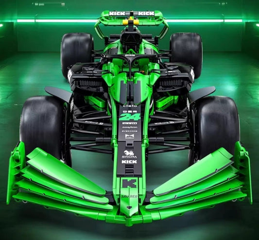 Formula One F1C44 Sauber Authorized 1:8 Racing Car, F1 Collection Classic (2553 pieces)