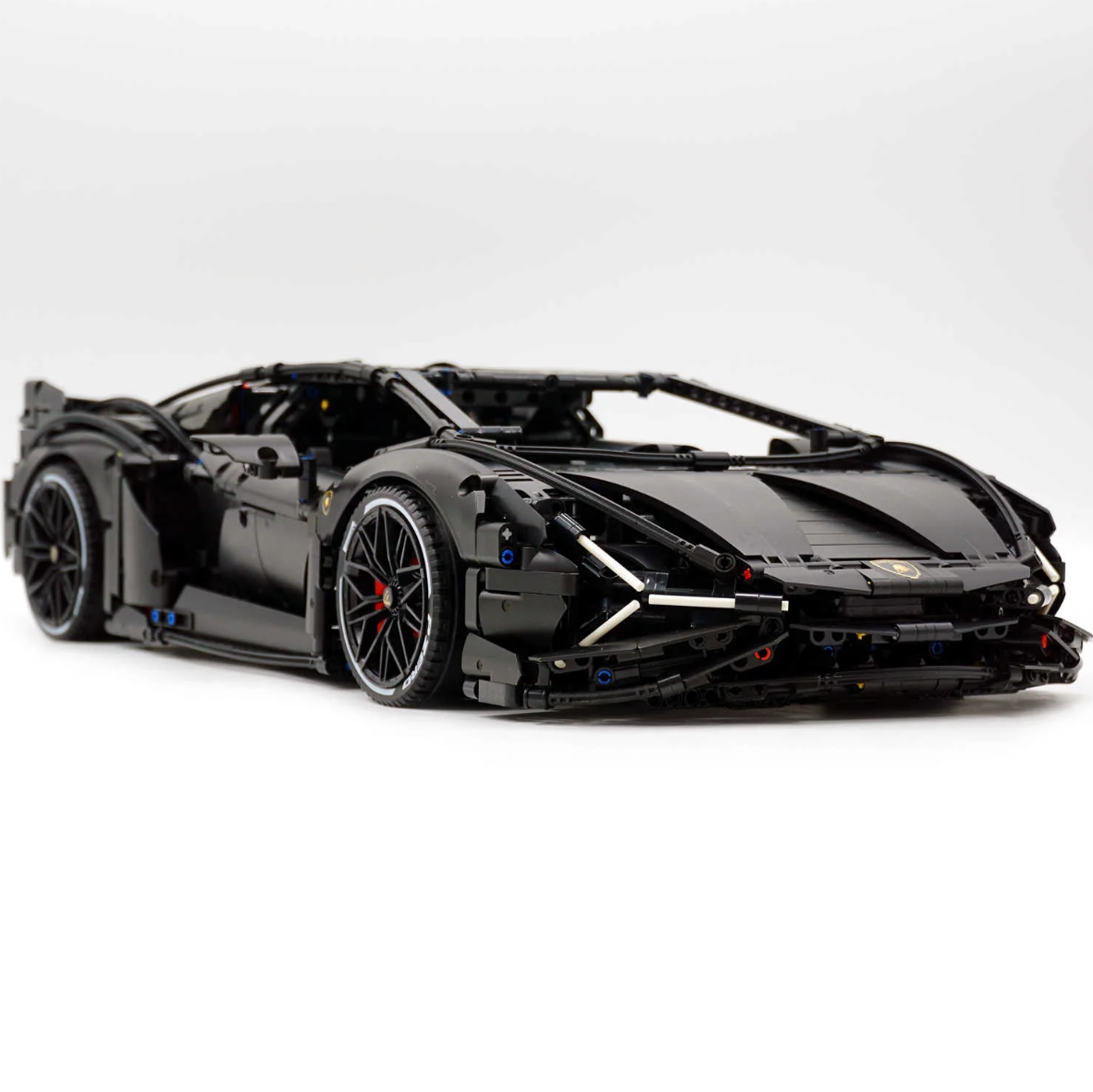 1:8 Lambo Sian Black Special Edition (3696 PCS)