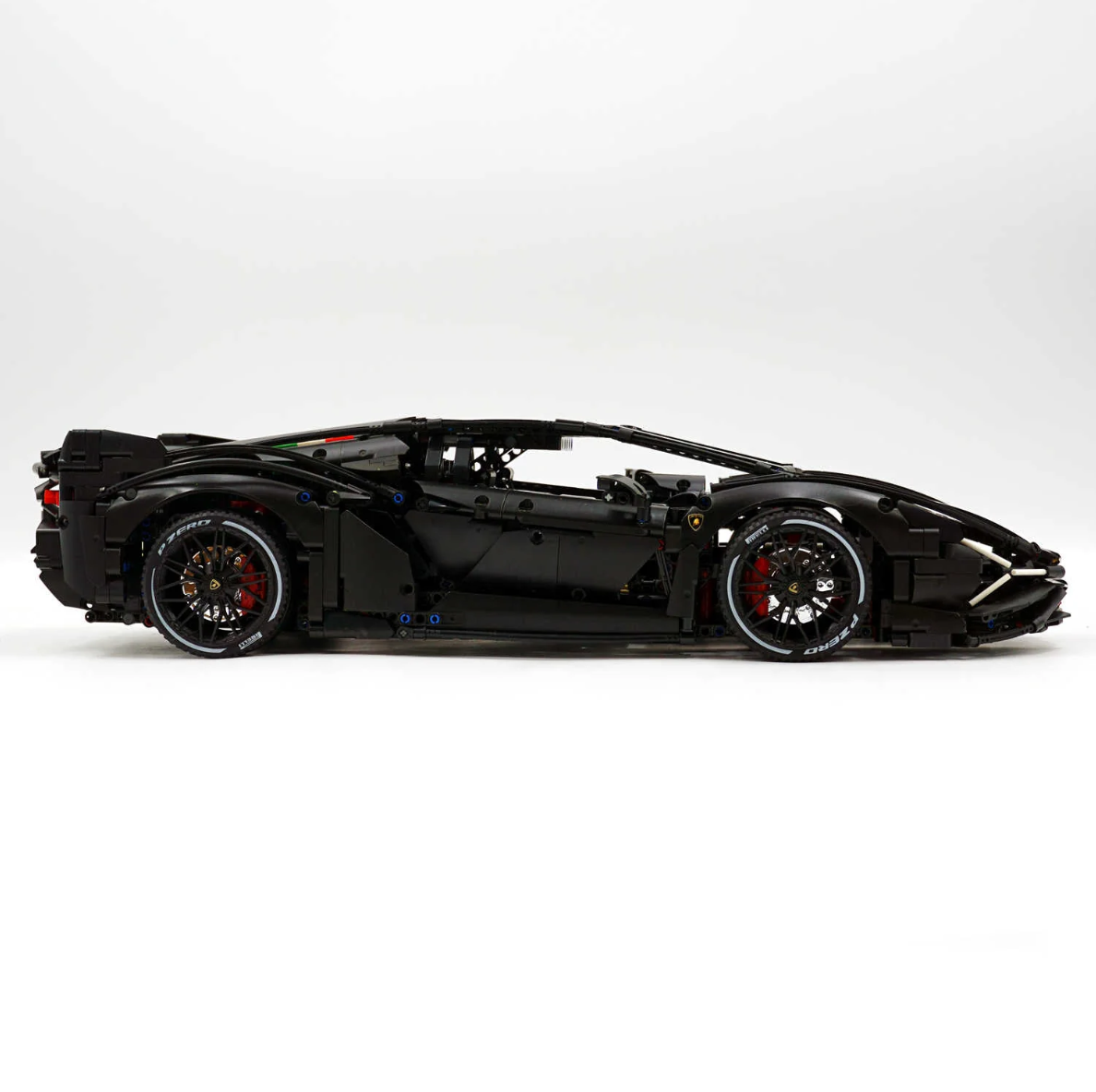 1:8 Lambo Sian Black Special Edition (3696 PCS)