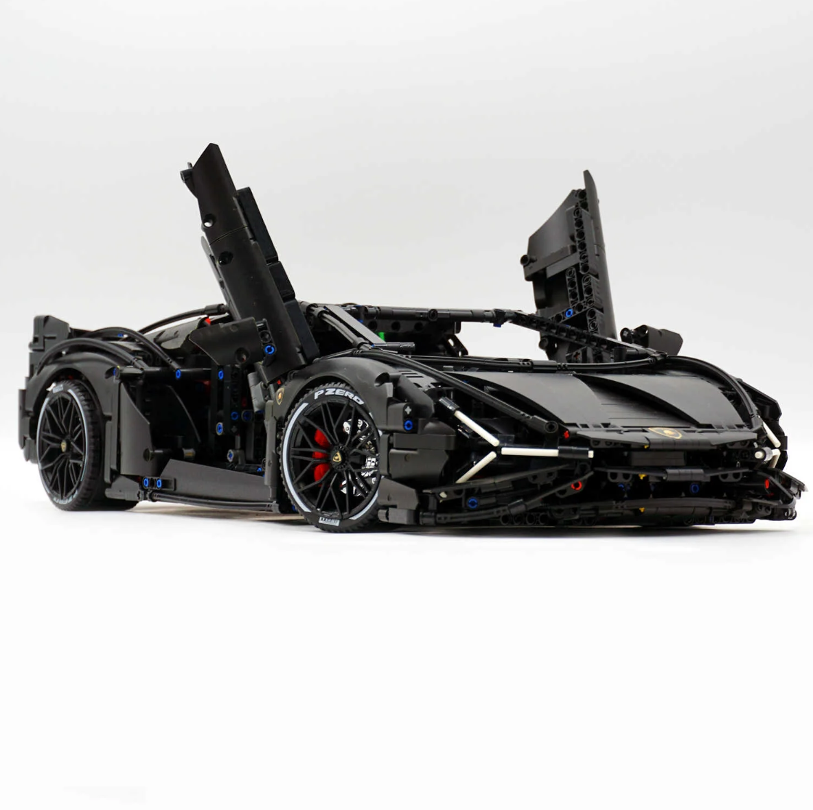 1:8 Lambo Sian Black Special Edition (3696 PCS)