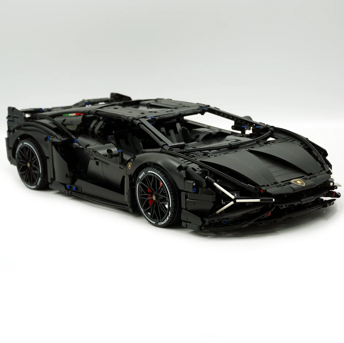 1:8 Lambo Sian Black Special Edition (3696 PCS)