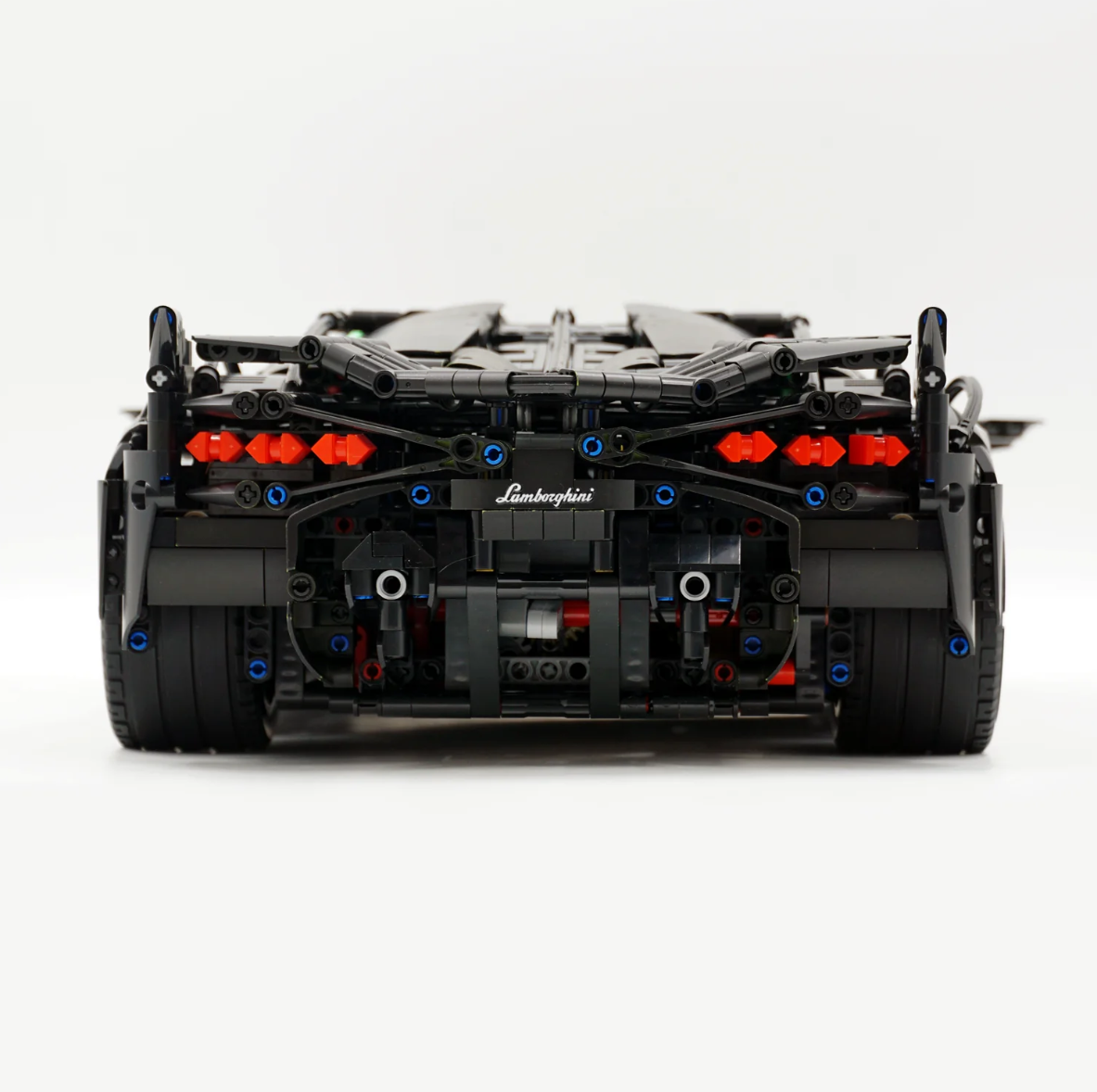 1:8 Lambo Sian Black Special Edition (3696 PCS)