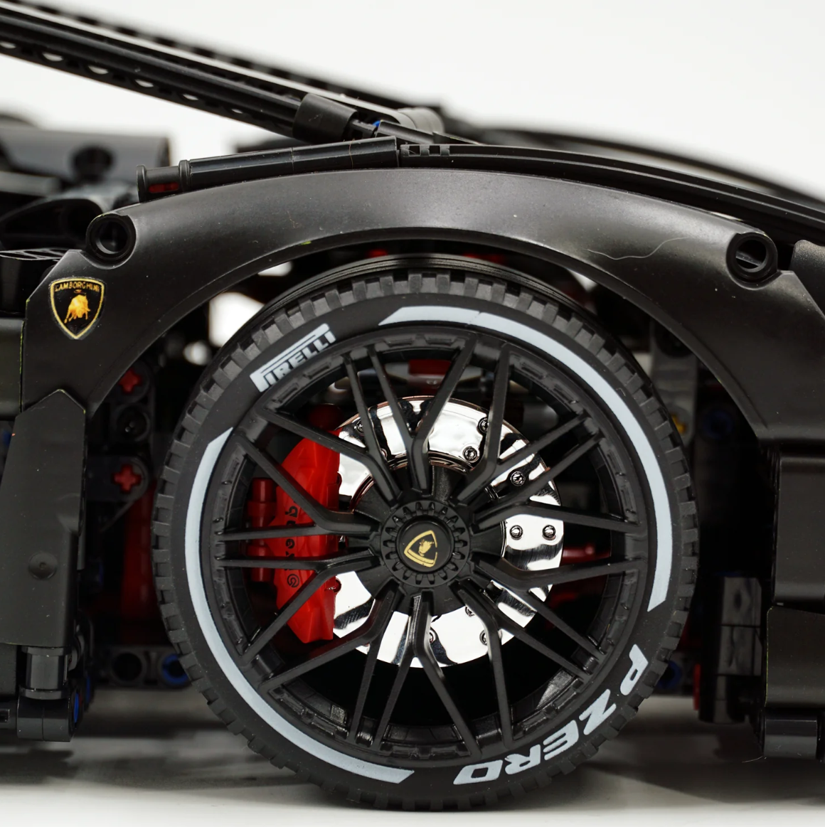 1:8 Lambo Sian Black Special Edition (3696 PCS)
