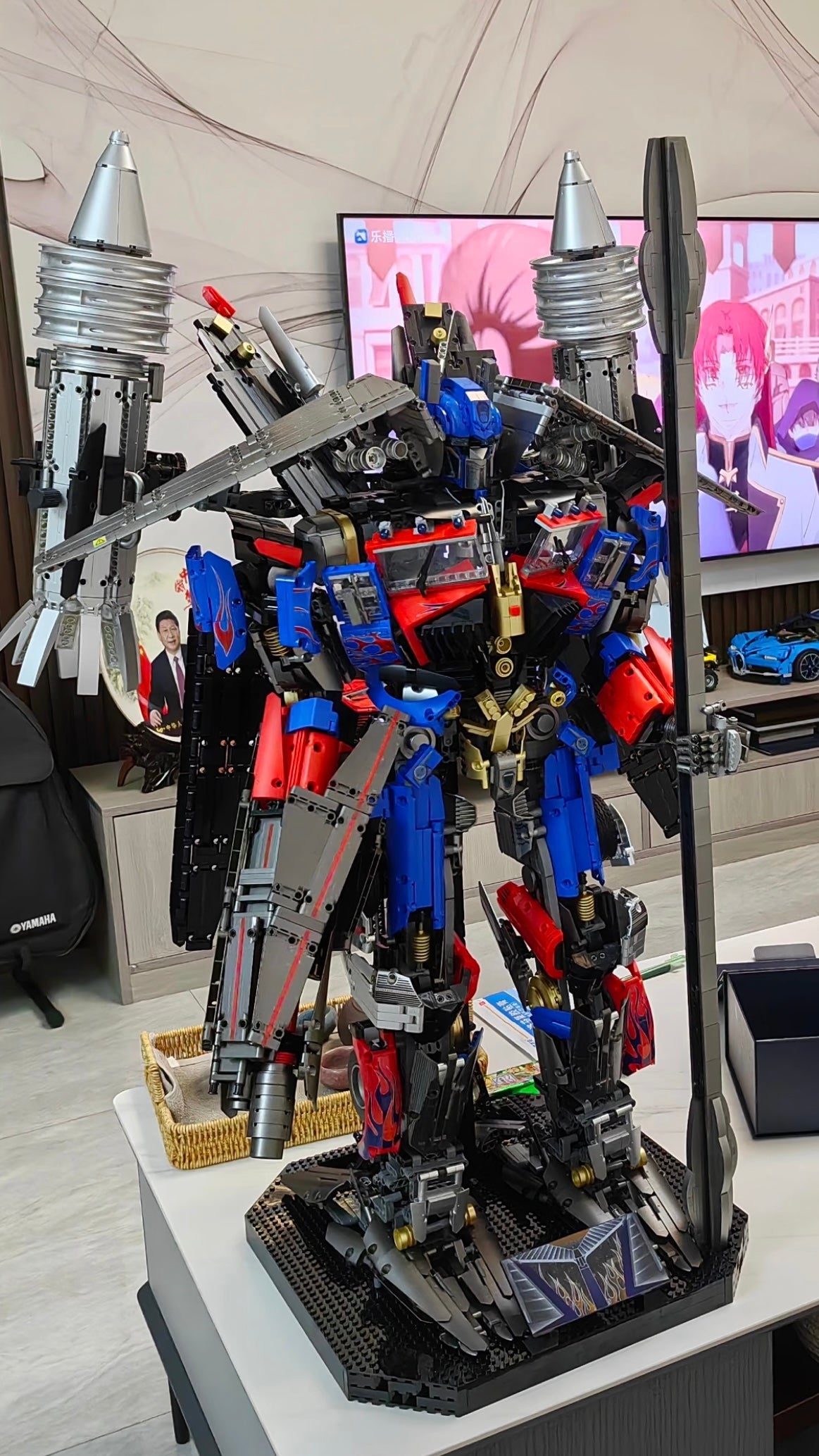 Giant Optimus Prime, 78.6CM long, 61cm wide, 100CM high, a total of 8862 PCS
