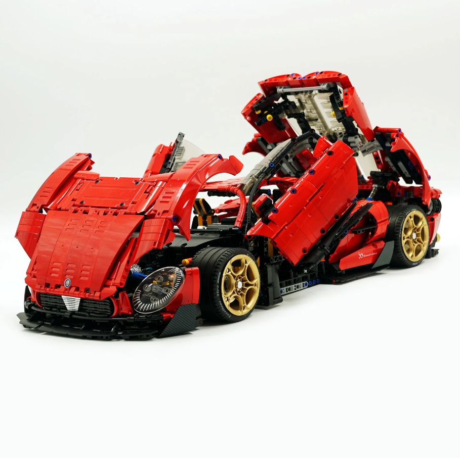 1:8 Romeo 33 Stradale, custom pearlescent red paint (3861 pieces)