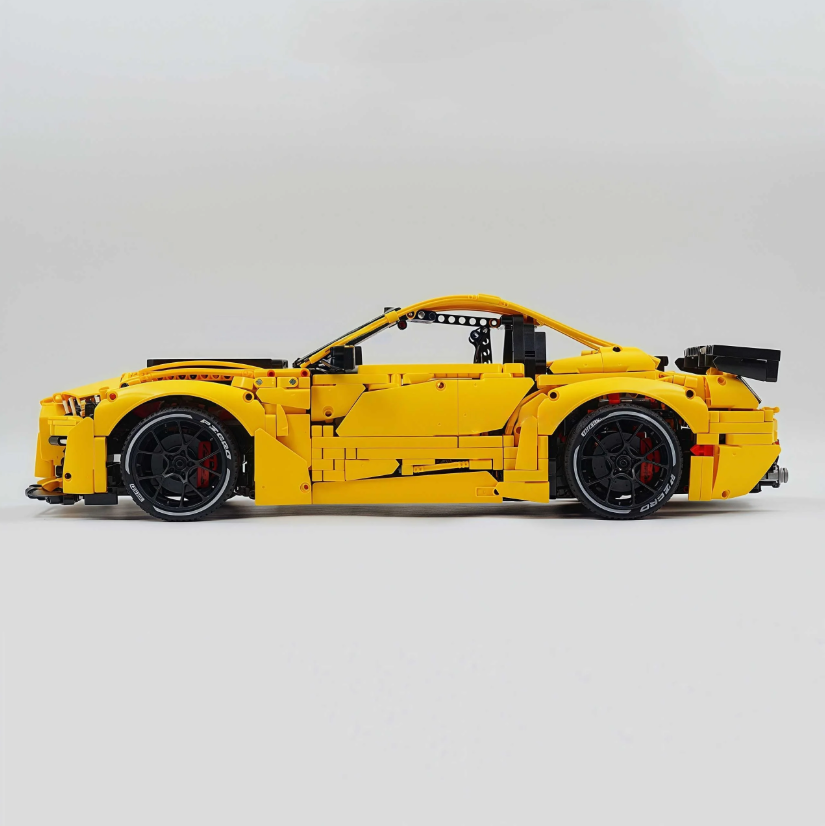 1:8 Shelby GT500, yellow custom brick supercar (3400 PCS)