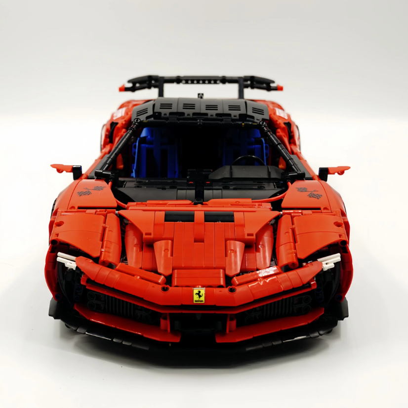 1:8 SF9OXX Classic Red/White, the Ultimate Building Block Supercar (4100 pieces)