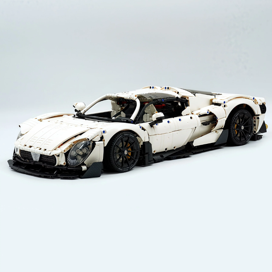 1:8 Romeo 33 Stradale supercar, White Goddess static custom version building block supercar (3861 pieces)