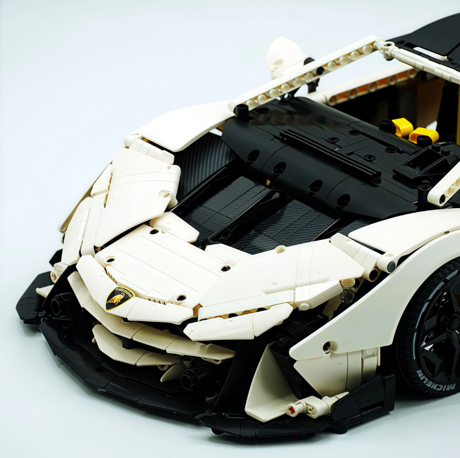 1:8 Lambo Auténtica, White Goddess Edition Building Block Supercar (3392 pieces)