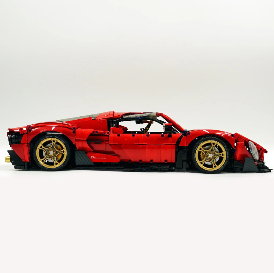 1:8 Romeo 33 Stradale, custom pearlescent red paint (3861 pieces)