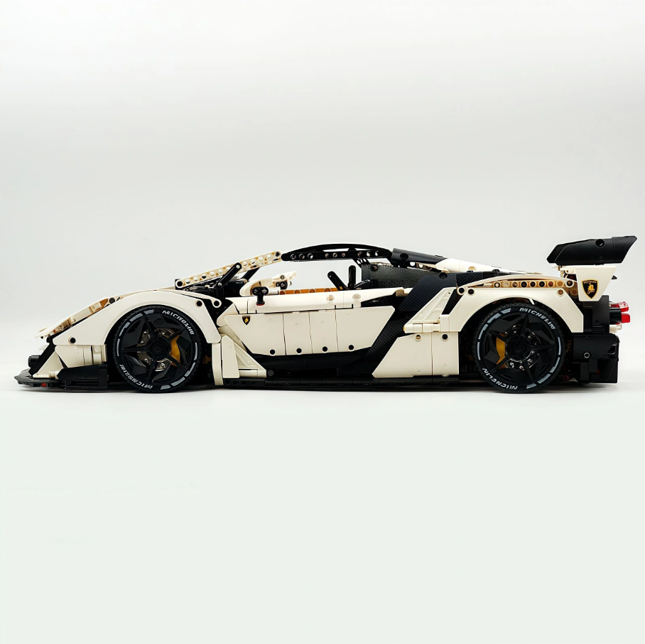 1:8 Lambo Auténtica, White Goddess Edition Building Block Supercar (3392 pieces)