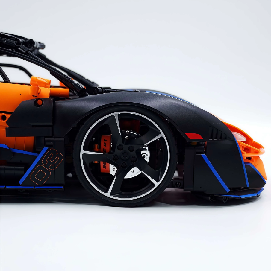 1:8 Sabre Building Block Supercar, Static Version (3862 PCS)