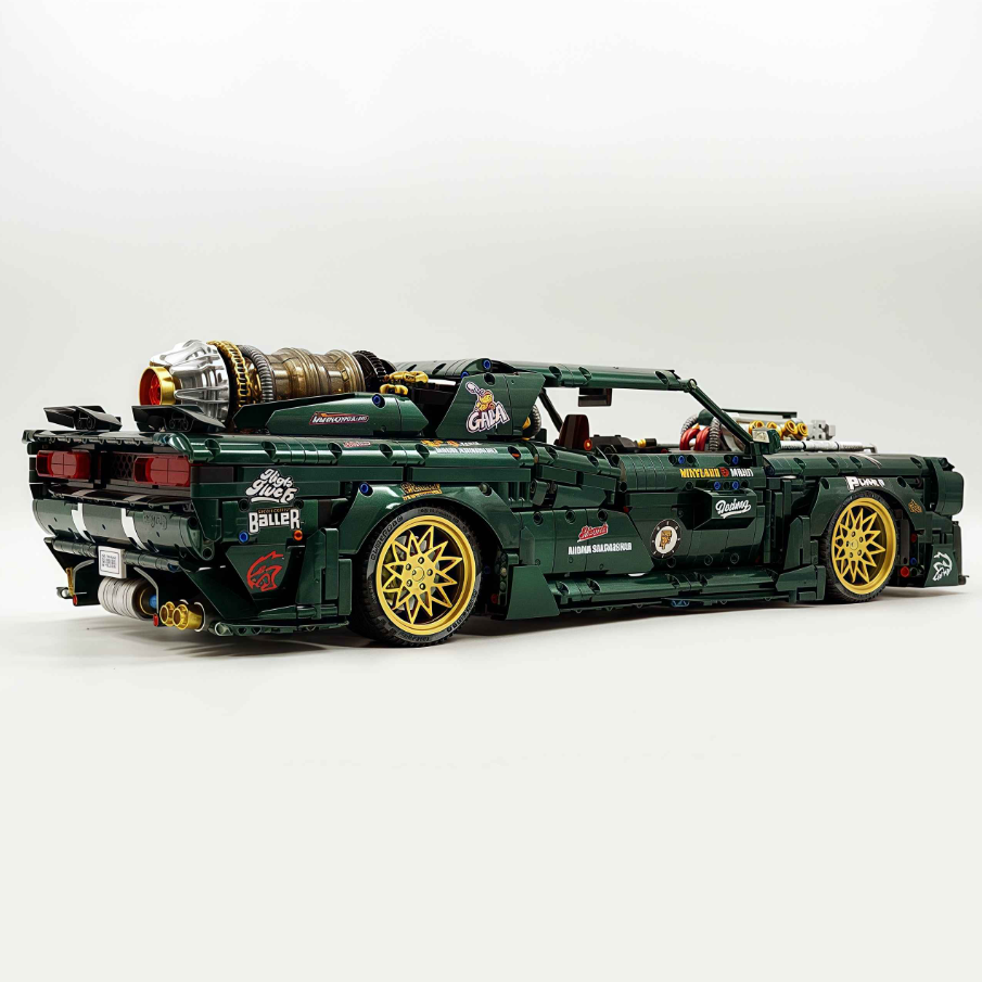 1:8 Challenger building block supercar black/green/purple/red (3751 pieces)