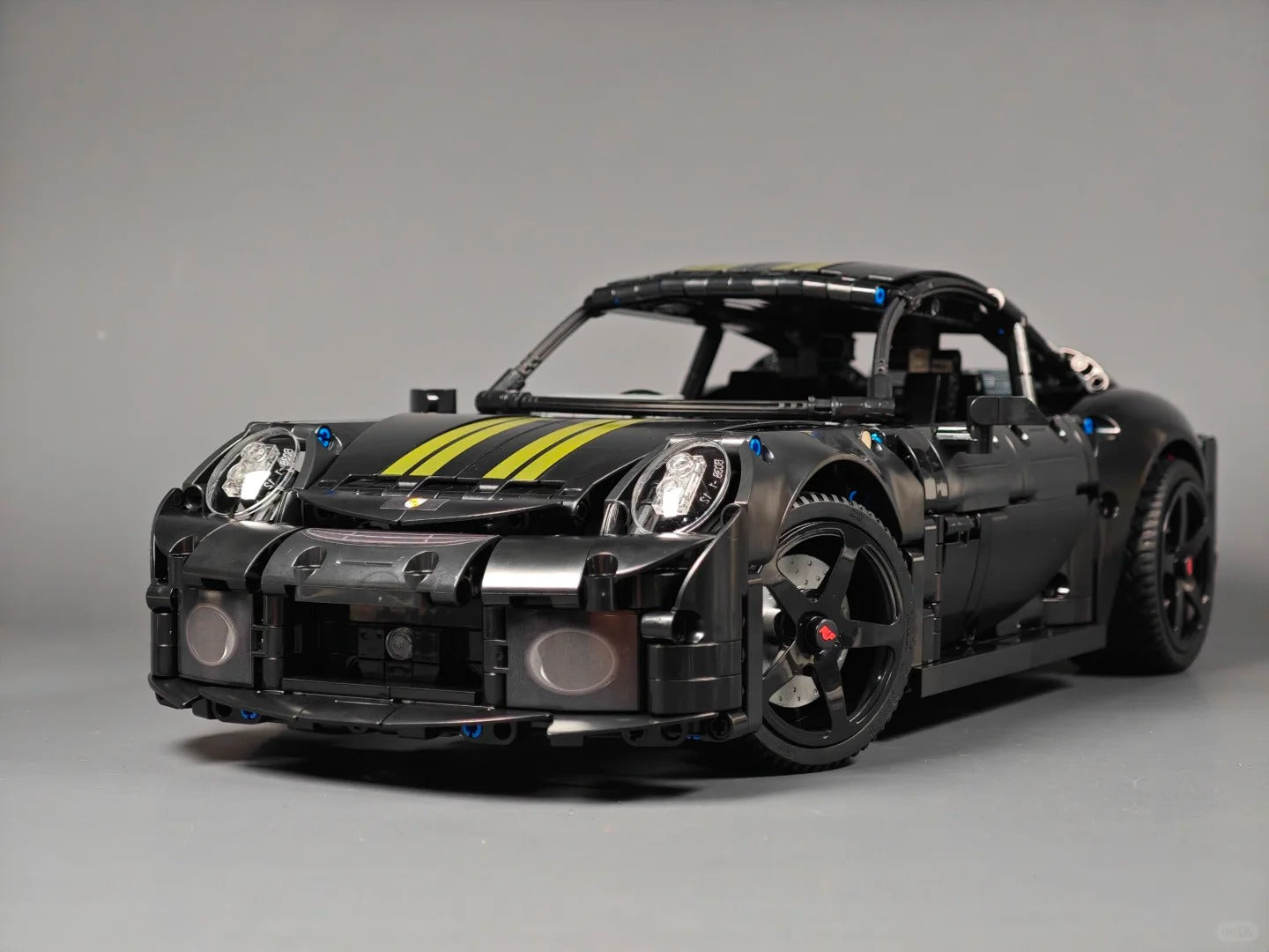 1:10 RUF GT, highly detailed and restored, a must-have for RUF fans (1165 pieces)