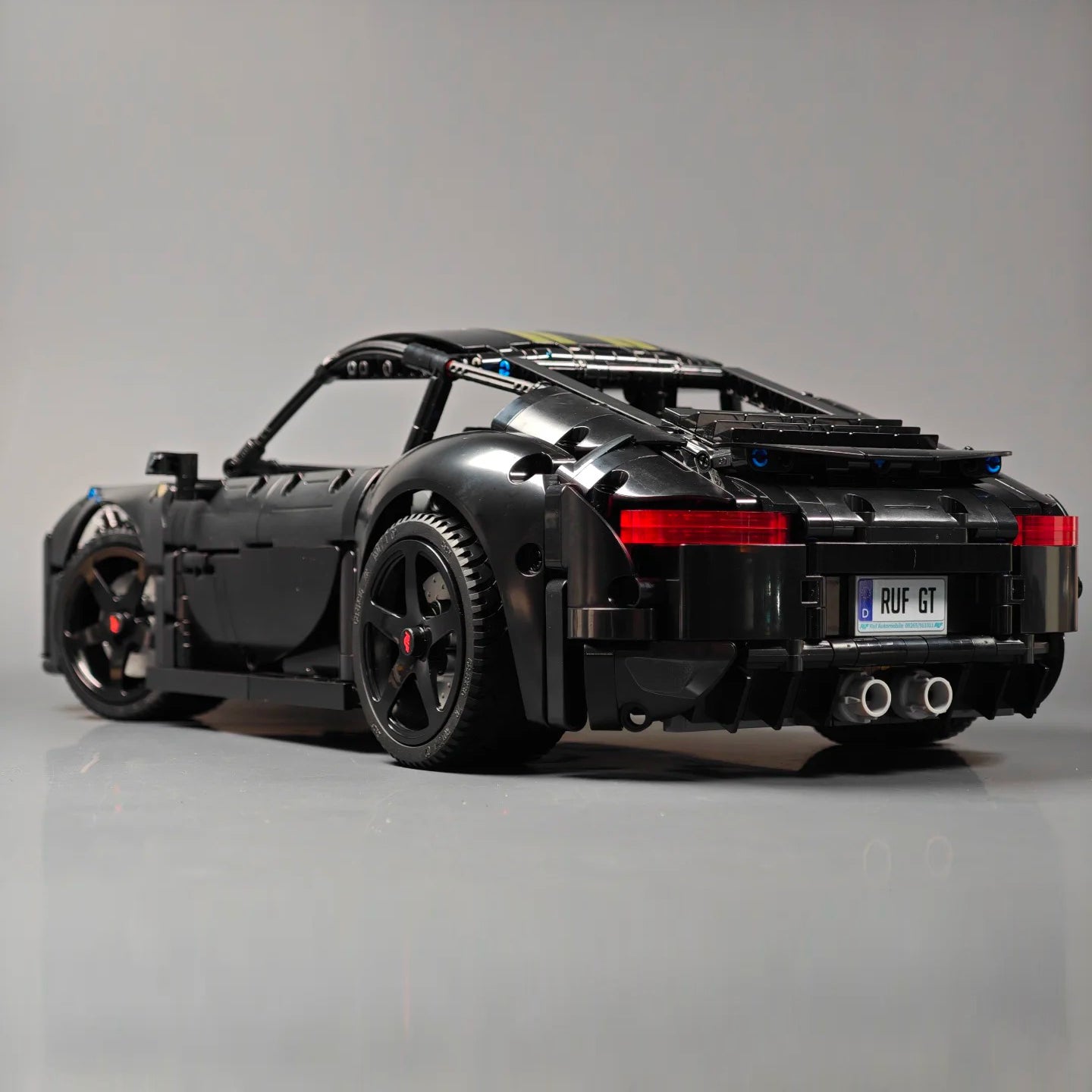 1:10 RUF GT, highly detailed and restored, a must-have for RUF fans (1165 pieces)