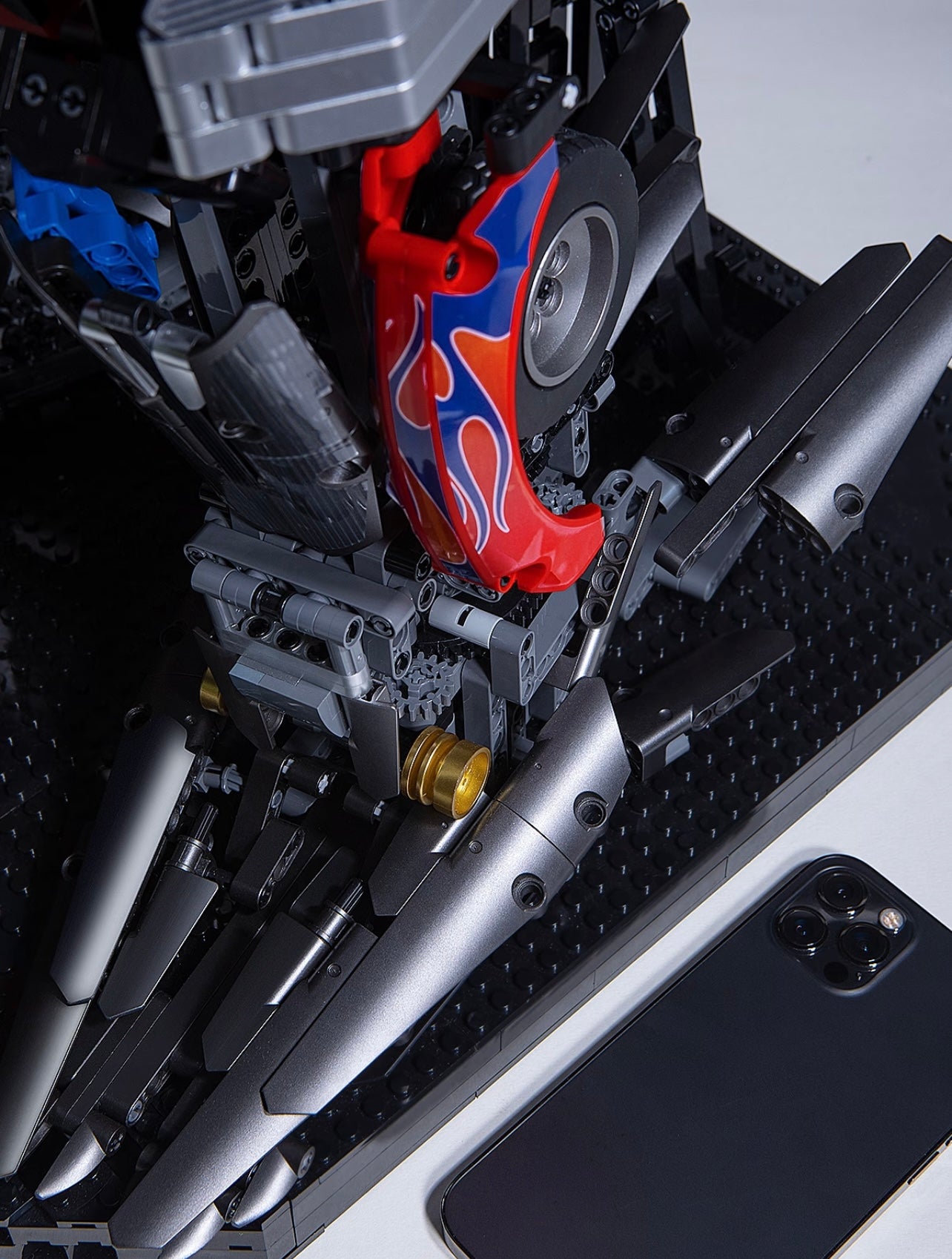 Giant Optimus Prime, 78.6CM long, 61cm wide, 100CM high, a total of 8862 PCS