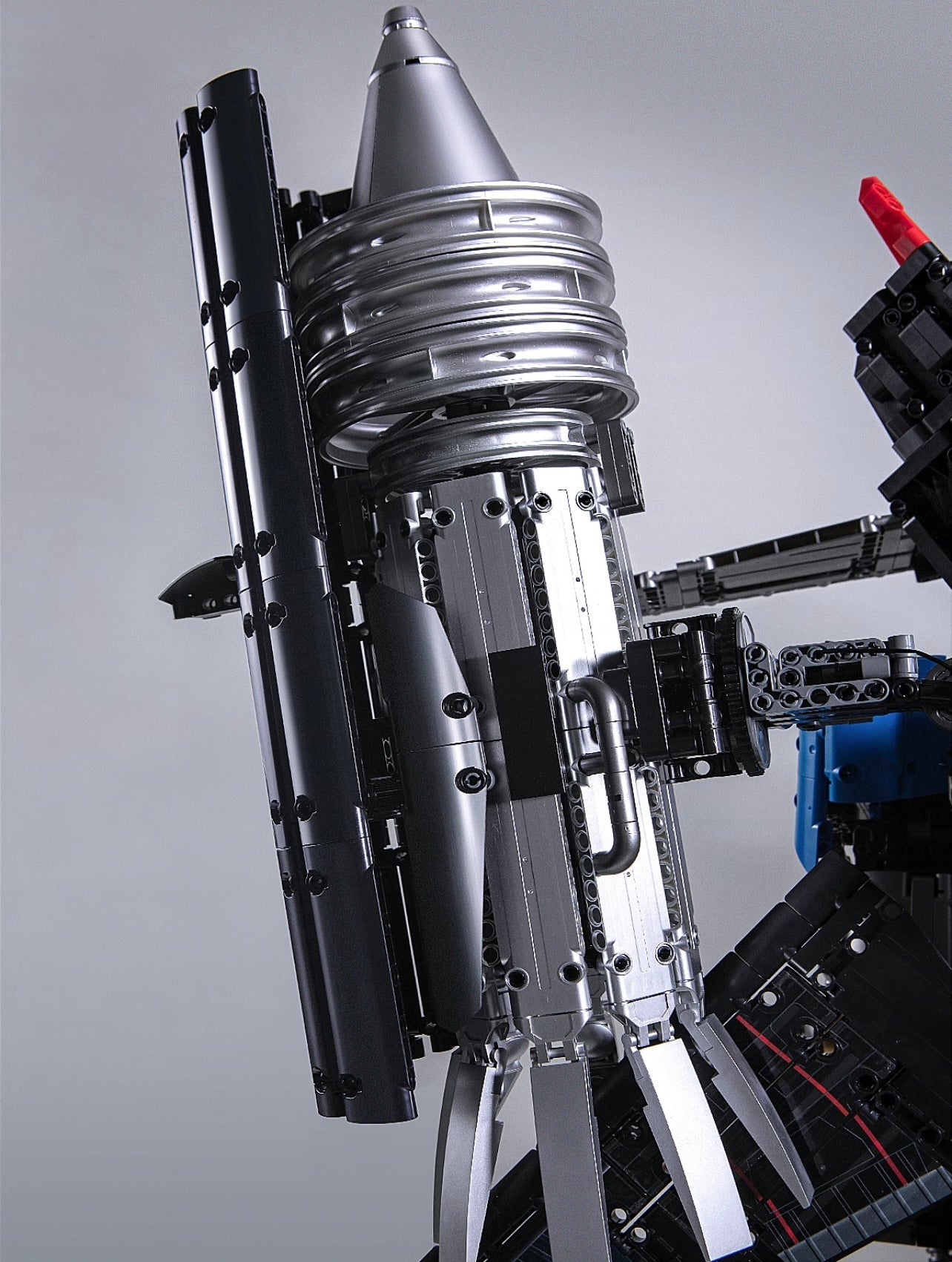 Giant Optimus Prime, 78.6CM long, 61cm wide, 100CM high, a total of 8862 PCS