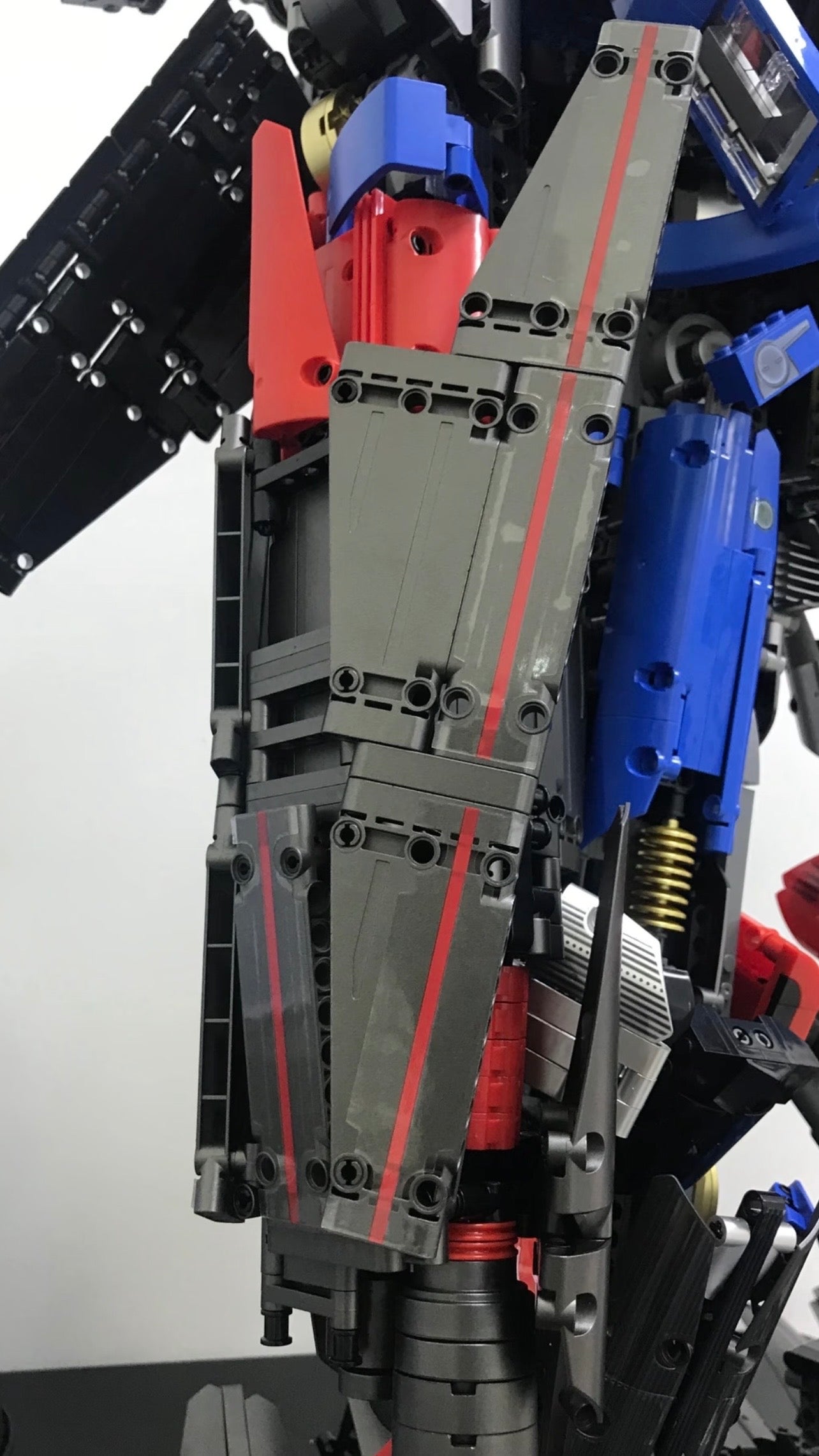 Giant Optimus Prime, 78.6CM long, 61cm wide, 100CM high, a total of 8862 PCS