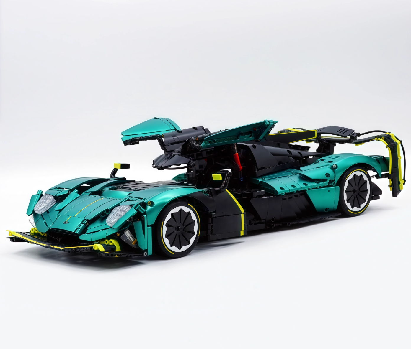 1:8 Martin Valkyrie Building Block Supercar (3869 pieces)