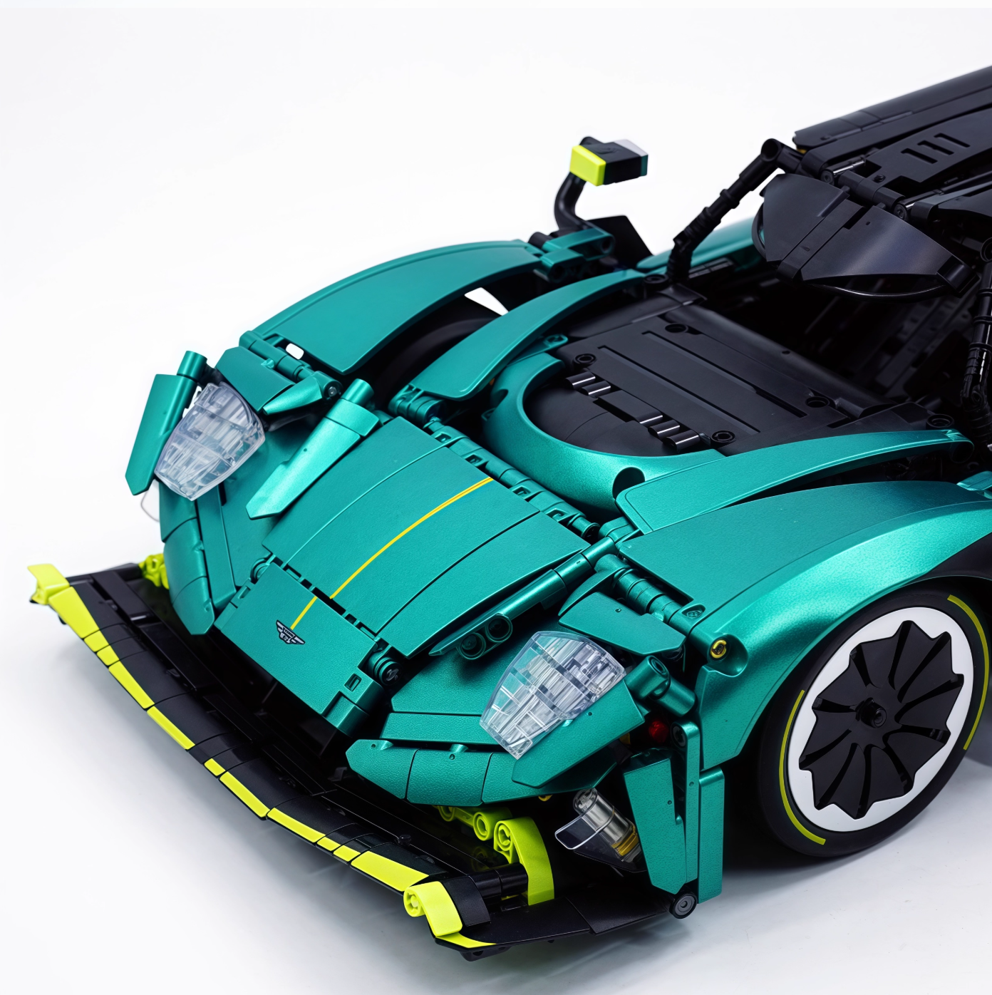 1:8 Martin Valkyrie Building Block Supercar (3869 pieces)