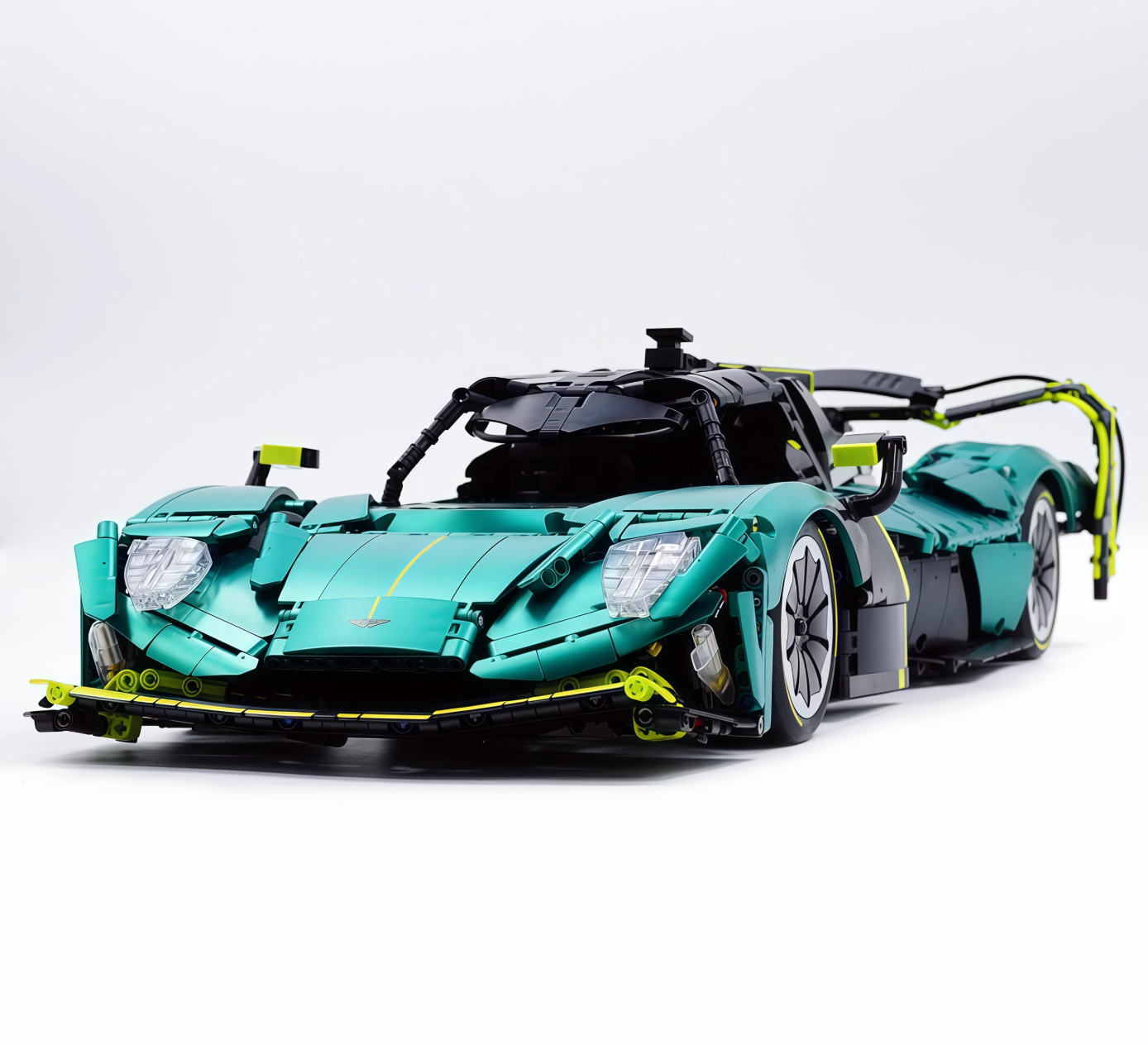 1:8 Martin Valkyrie Building Block Supercar (3869 pieces)