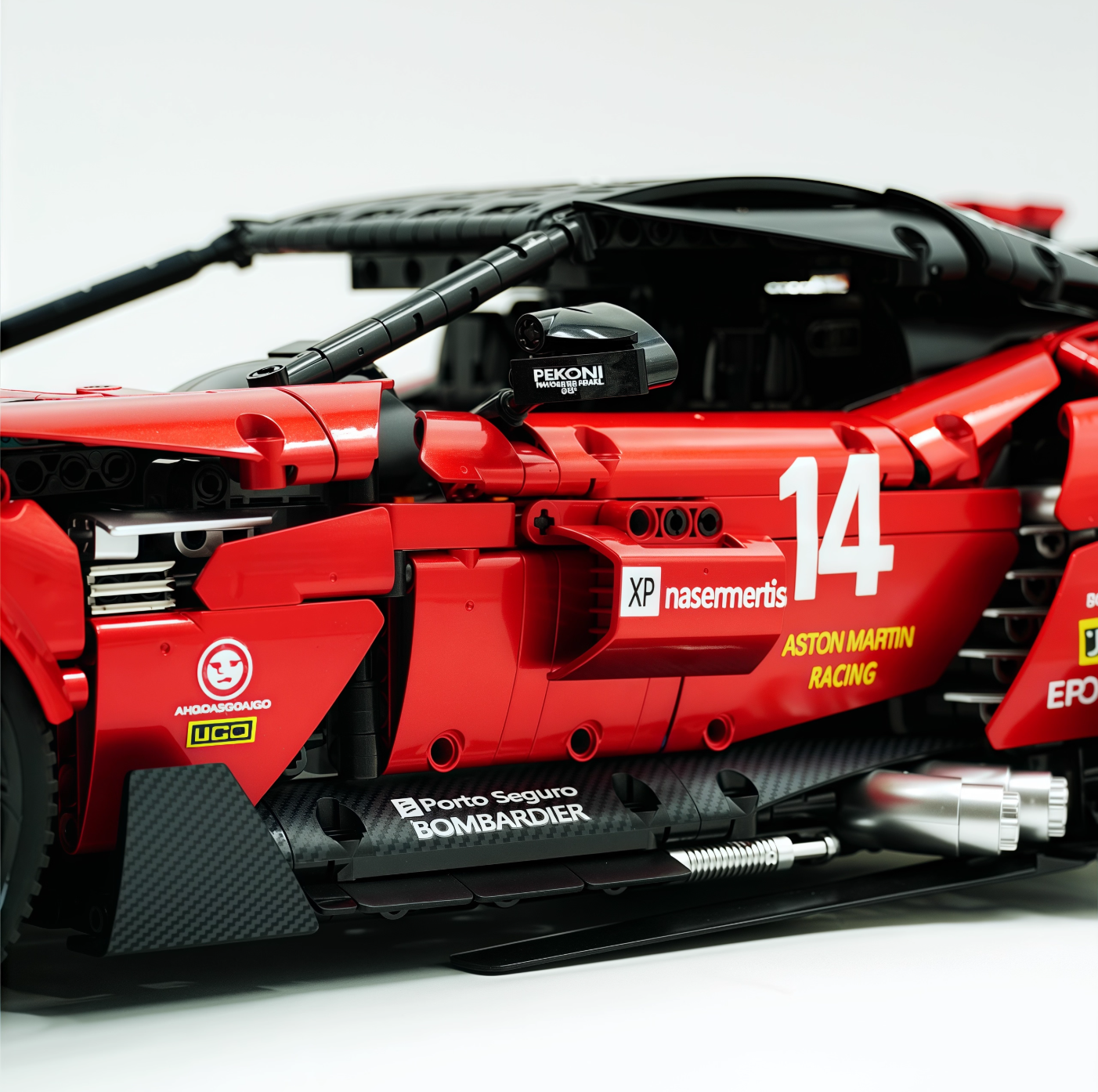 1:8 Martin Vulcan | Paint Pearl Red Edition Building Block Supercar 3794+ pieces