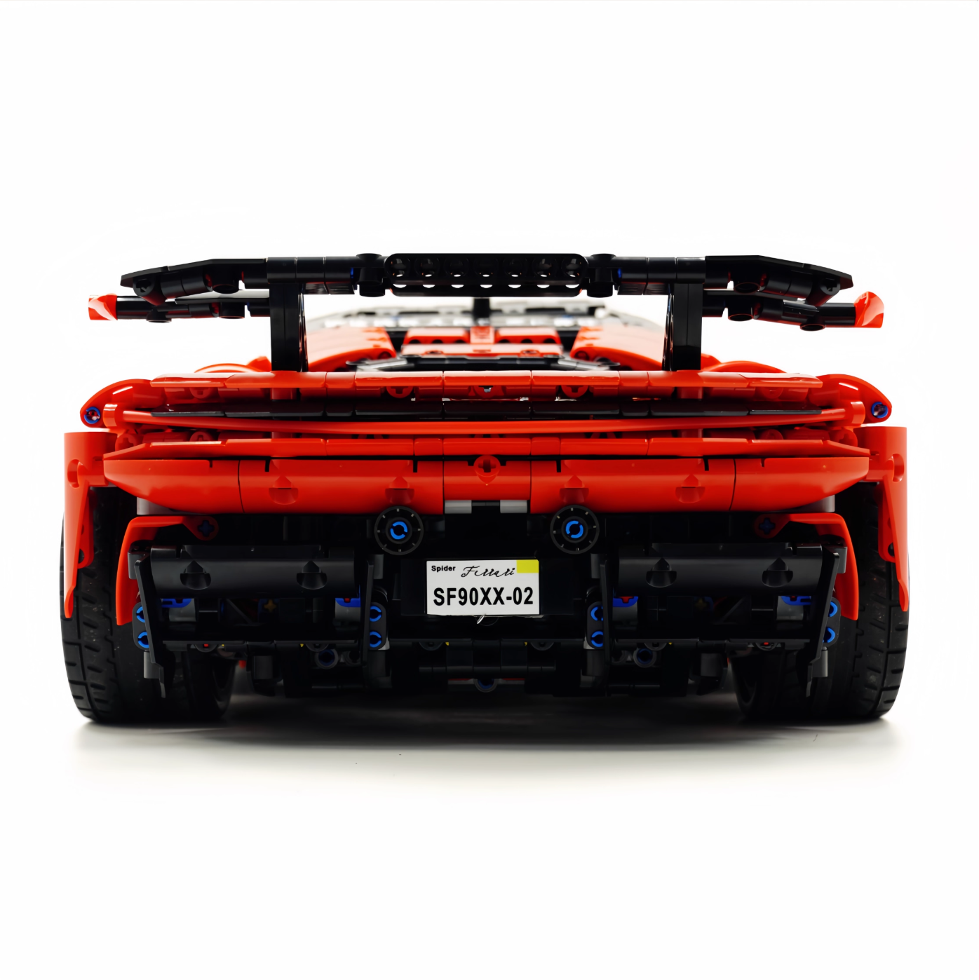 1:8 SF9OXX Classic Red/White, the Ultimate Building Block Supercar (4100 pieces)