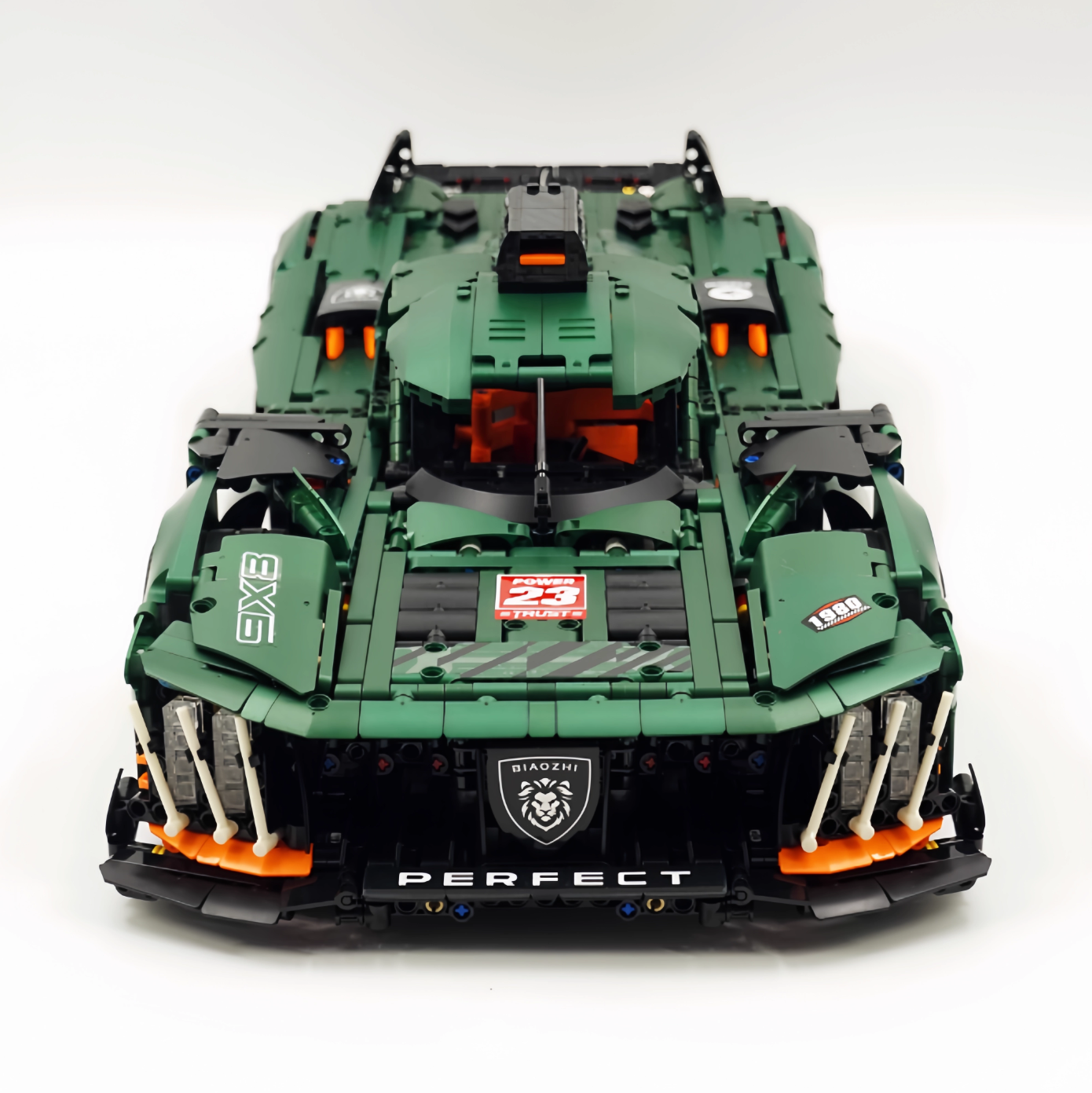 1:8 Le Mans building block supercar model (3746 pieces)