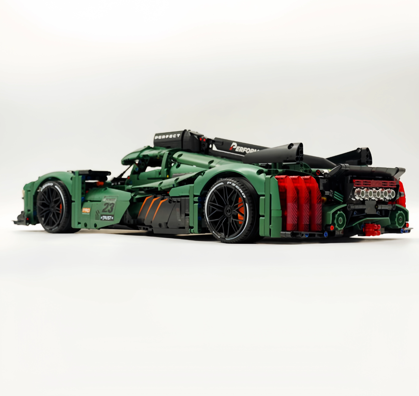 1:8 Le Mans building block supercar model (3746 pieces)