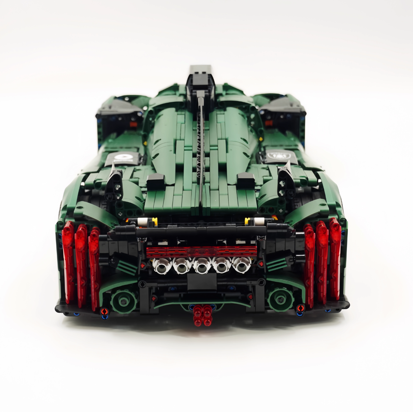 1:8 Le Mans building block supercar model (3746 pieces)