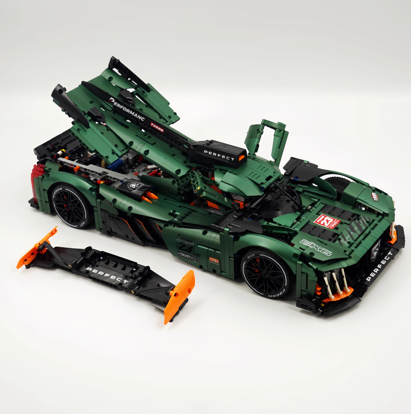 1:8 Le Mans building block supercar model (3746 pieces)